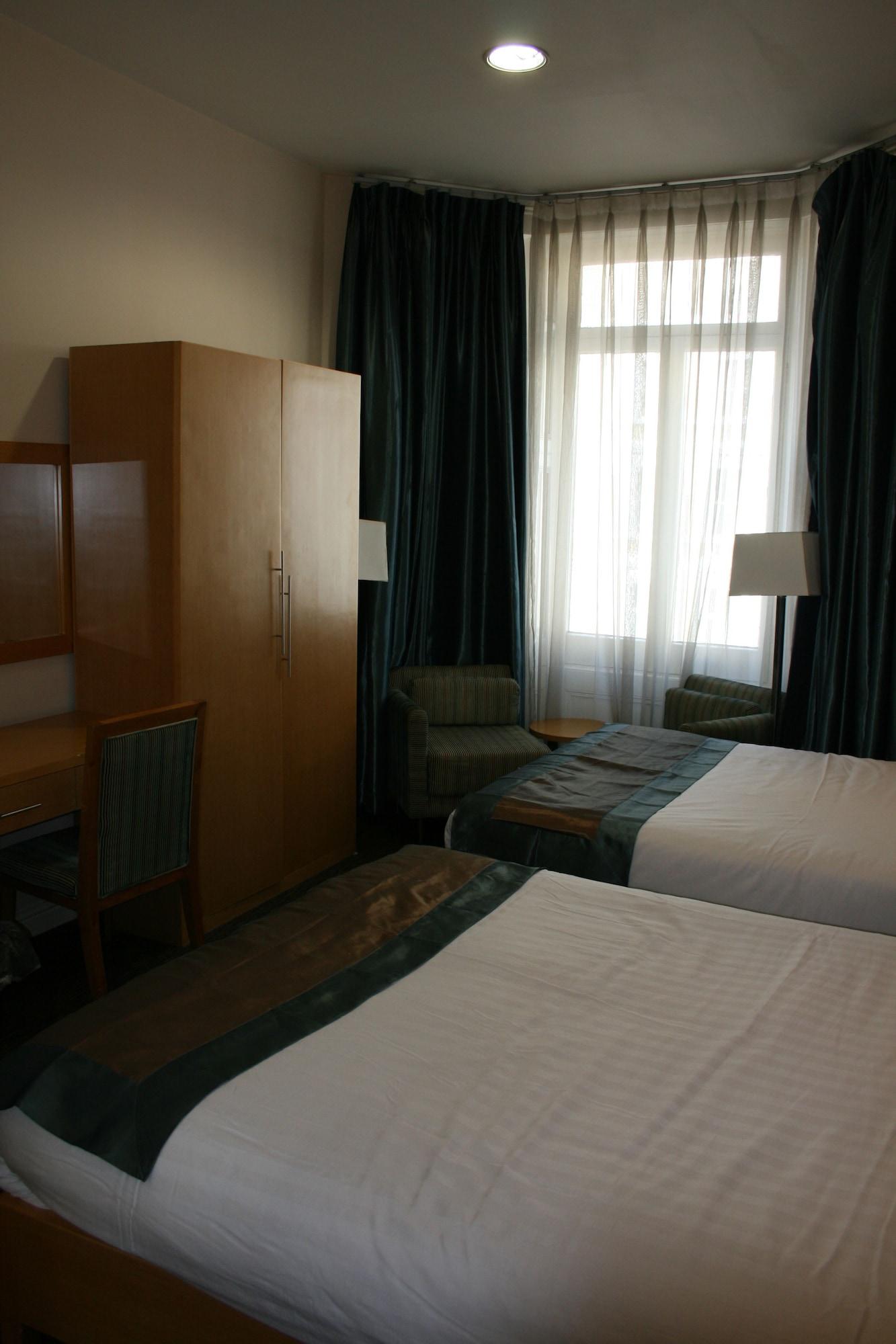 Cromwell Hotel Лондон Экстерьер фото