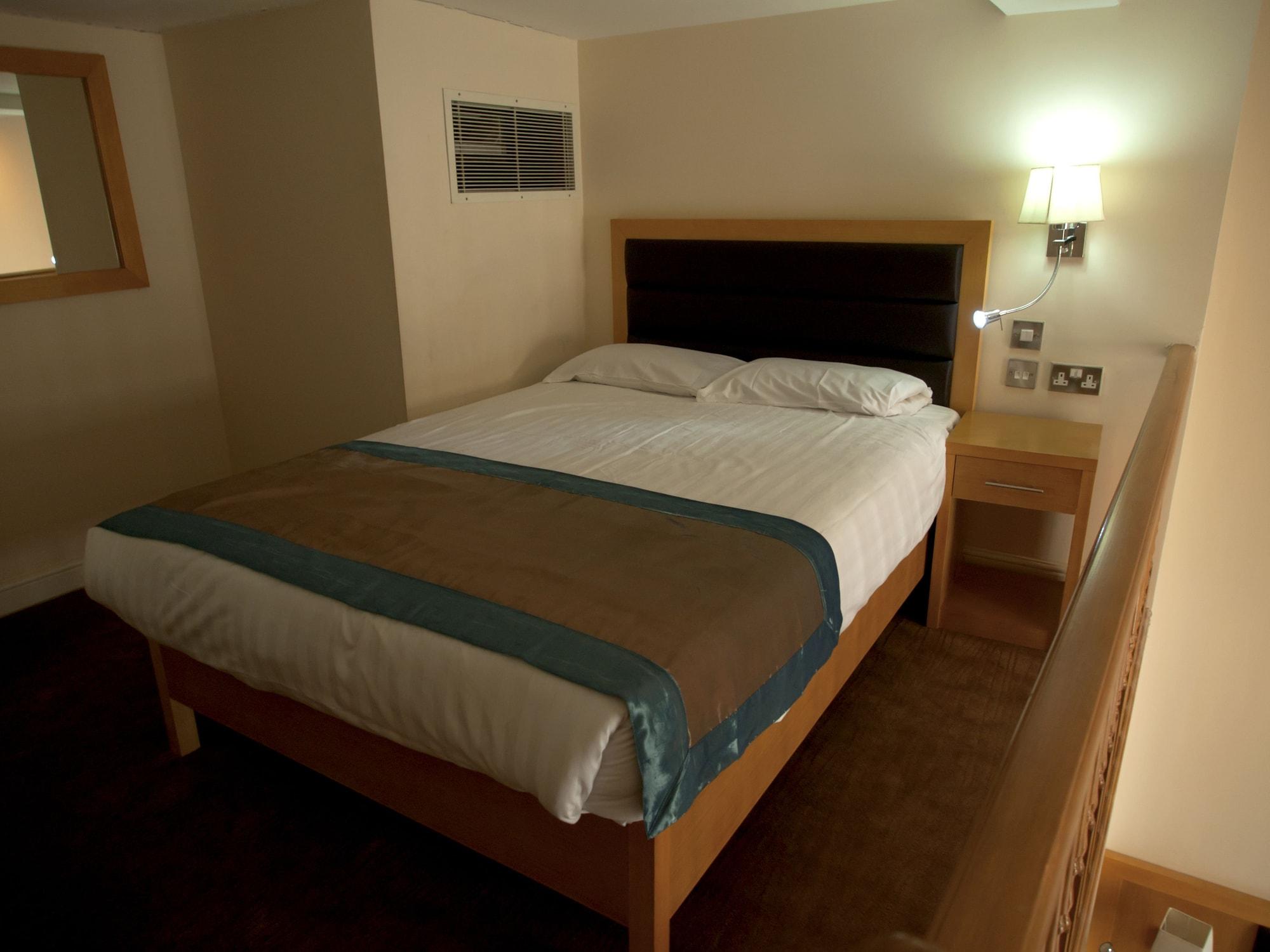 Cromwell Hotel Лондон Экстерьер фото