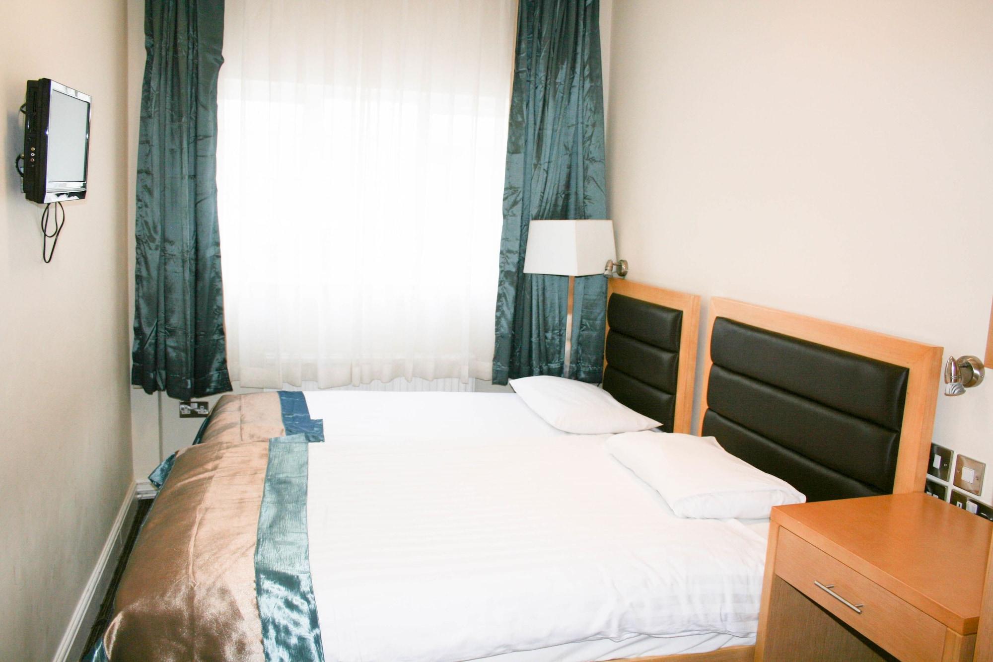 Cromwell Hotel Лондон Экстерьер фото