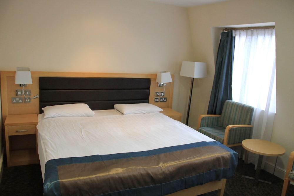 Cromwell Hotel Лондон Экстерьер фото