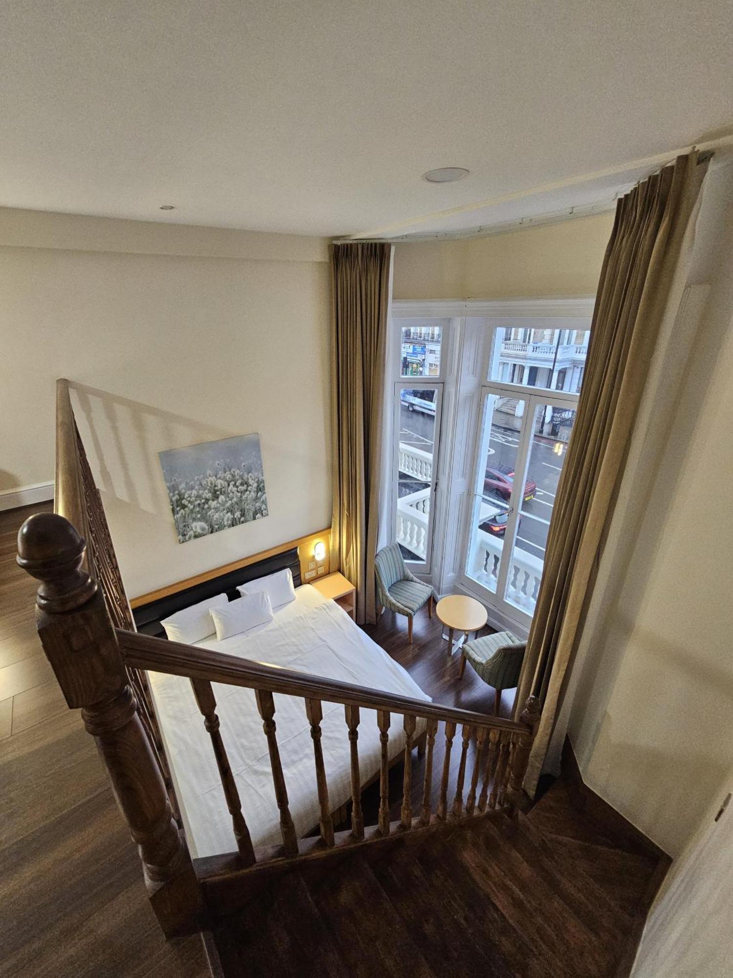 Cromwell Hotel Лондон Экстерьер фото