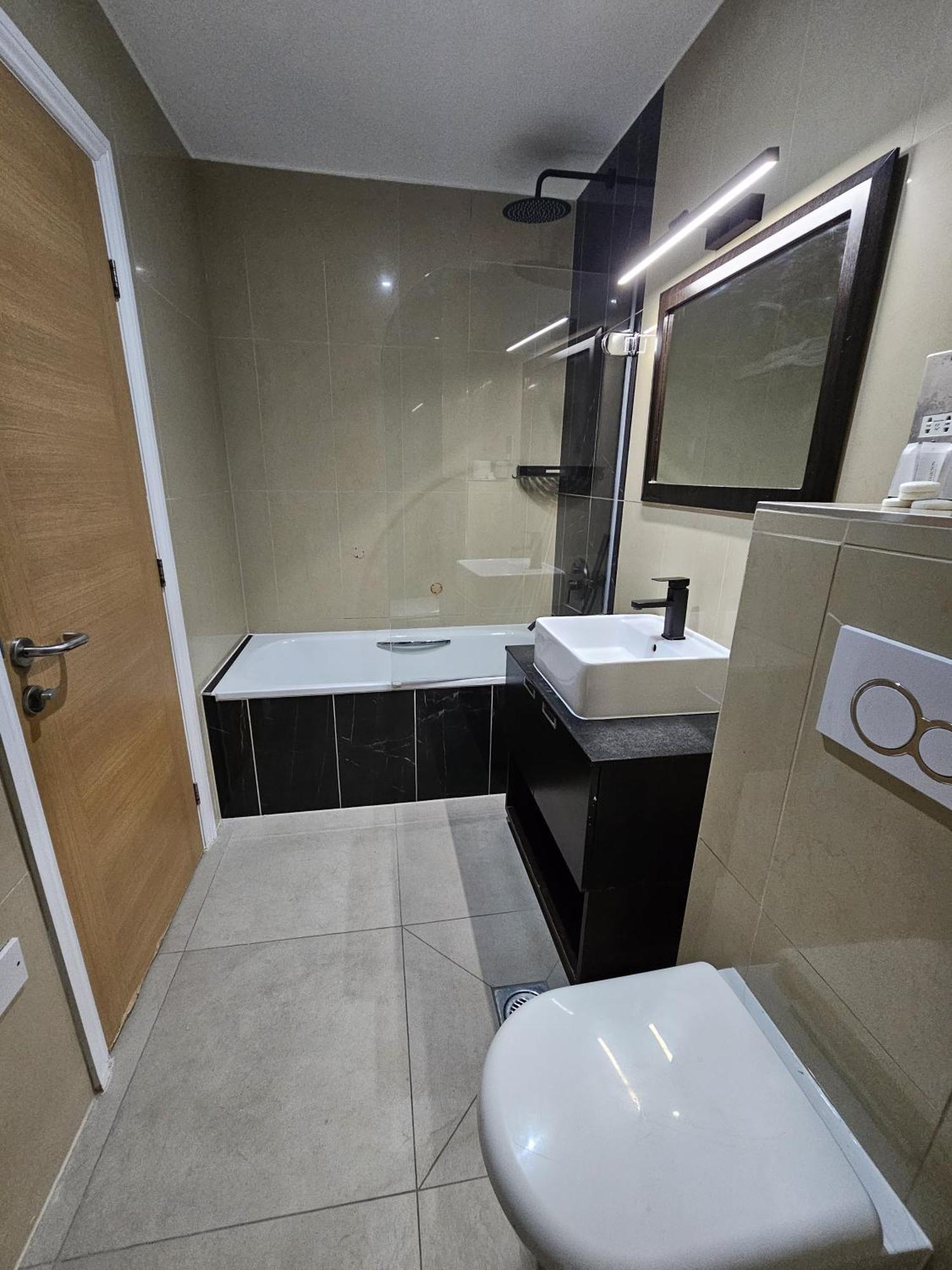 Cromwell Hotel Лондон Экстерьер фото