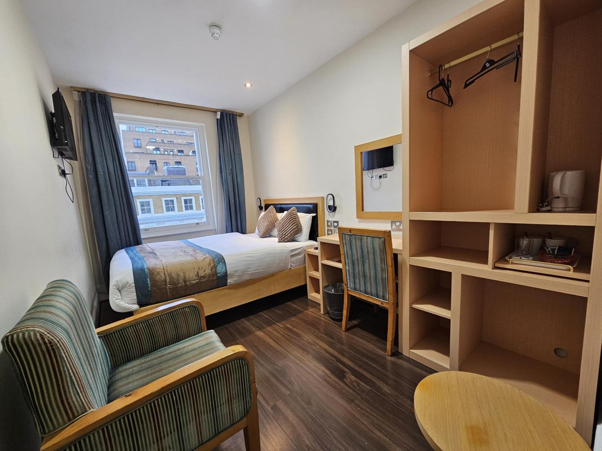 Cromwell Hotel Лондон Экстерьер фото