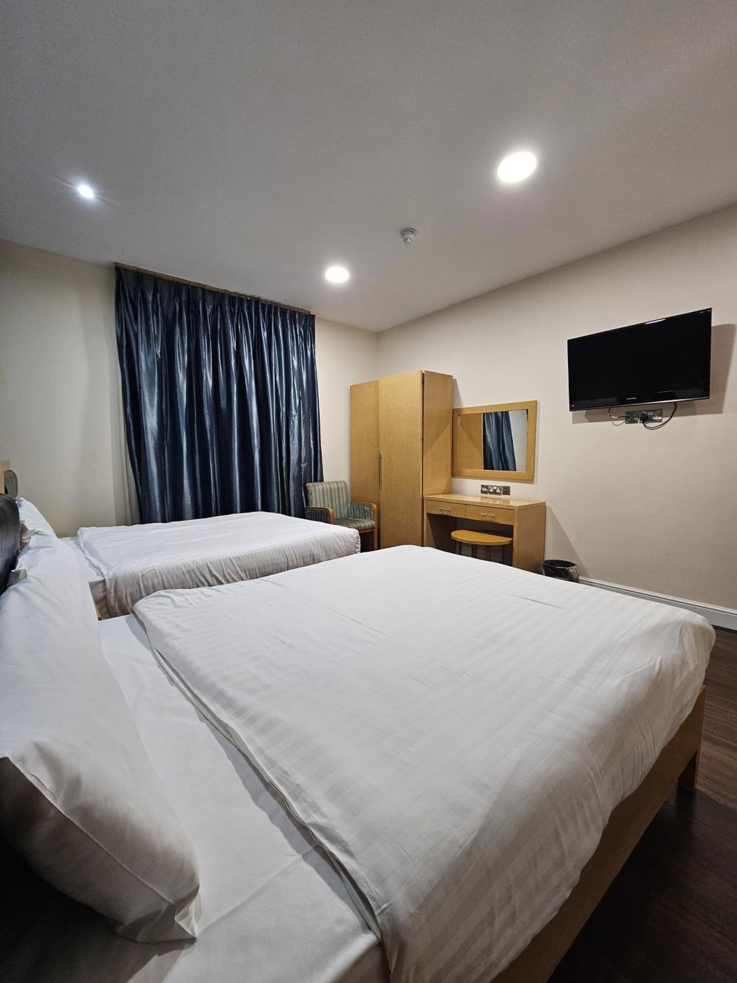 Cromwell Hotel Лондон Экстерьер фото