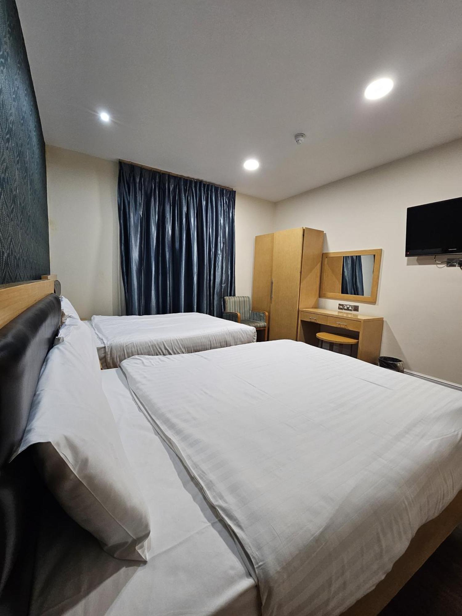 Cromwell Hotel Лондон Экстерьер фото